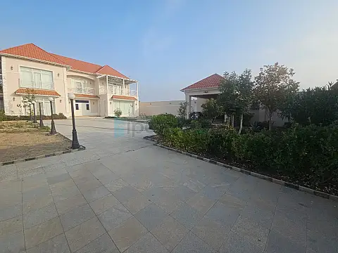 Satılır 5 otaqlı mənzil 250 m²