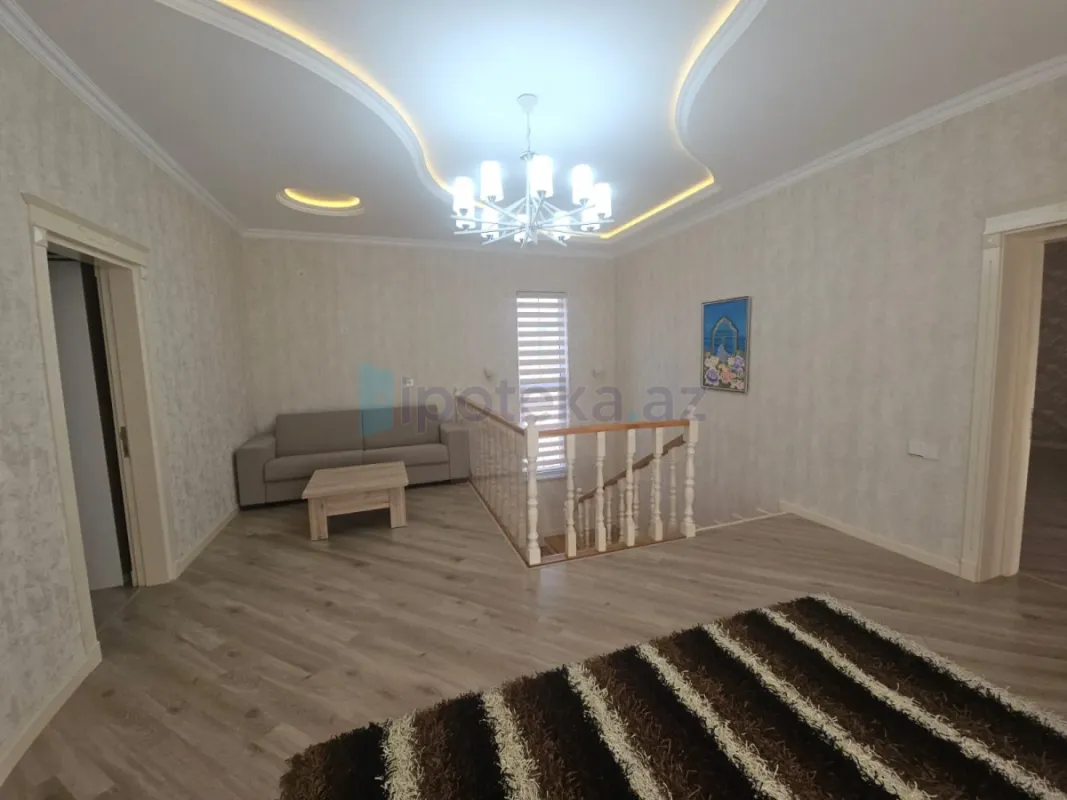 Satılır 5 otaqlı mənzil 250 m²