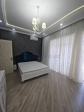 Satılır 5 otaqlı mənzil 250 m²