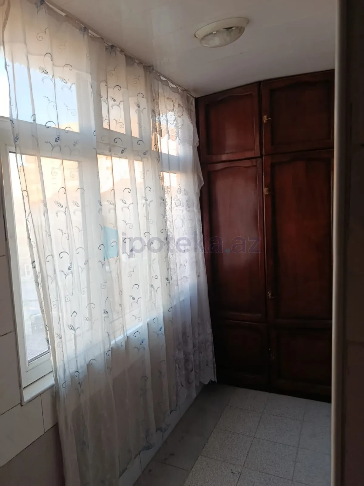Satılır 2 otaqlı köhnə tikili 65 m²