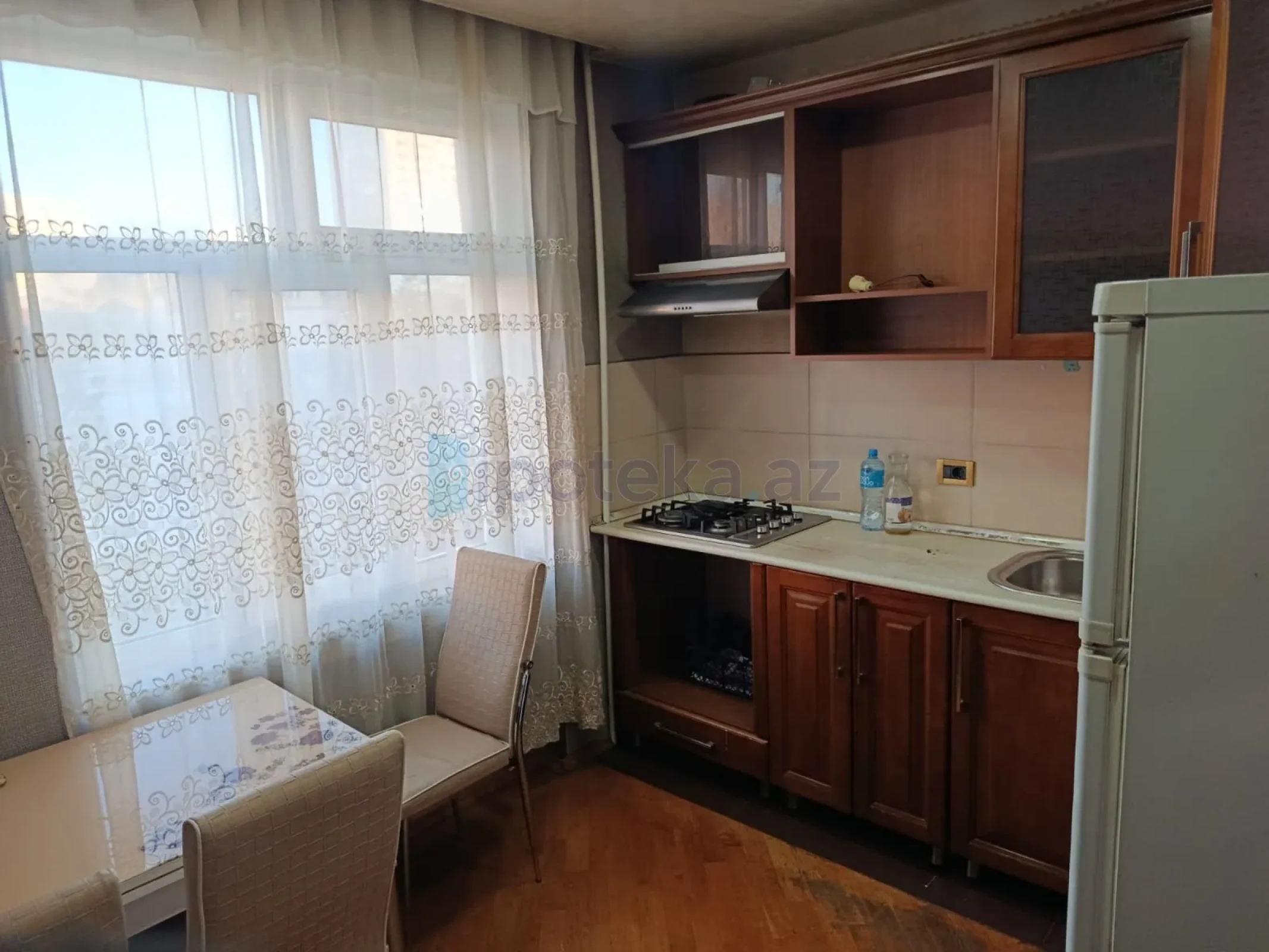 Satılır 2 otaqlı köhnə tikili 65 m²