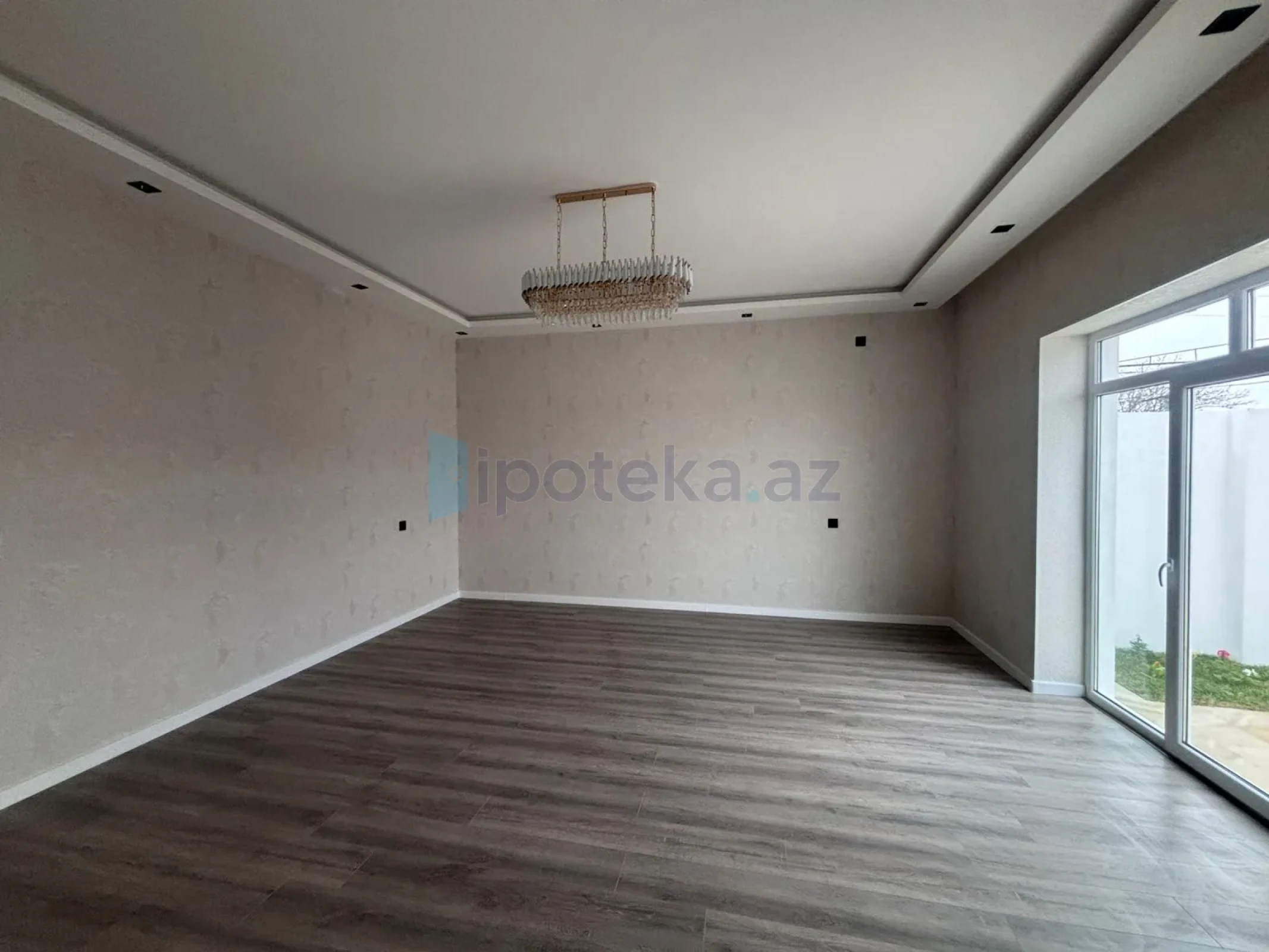 Satılır 4 otaqlı mənzil 100 m²