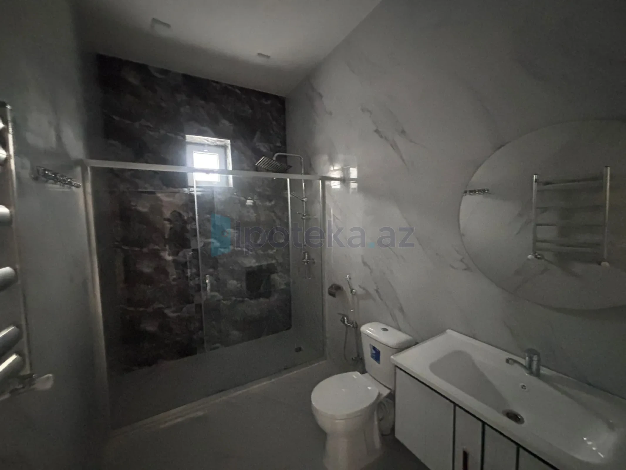 Satılır 4 otaqlı mənzil 100 m²