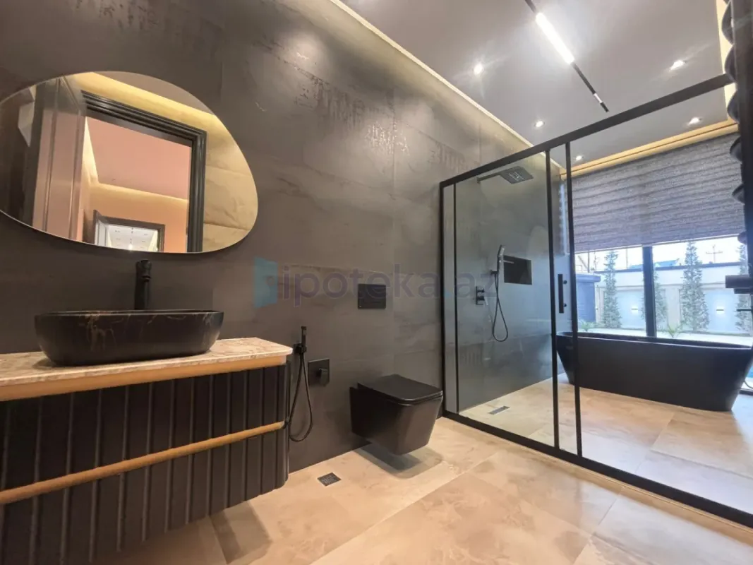 Satılır 5 otaqlı mənzil 250 m²