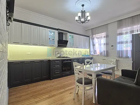 Satılır 5 otaqlı həyət evi