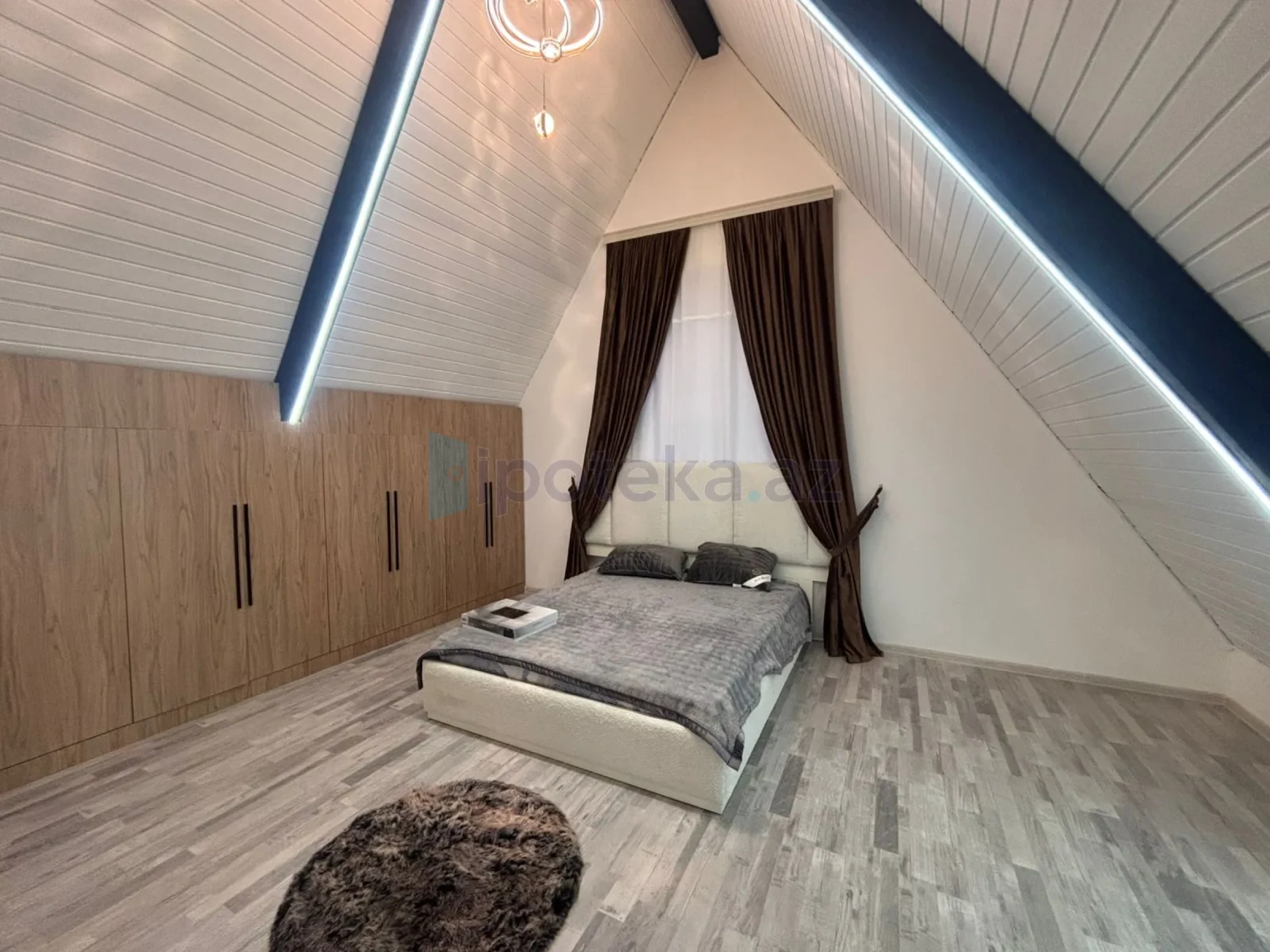 Satılır 4 otaqlı mənzil 110 m²