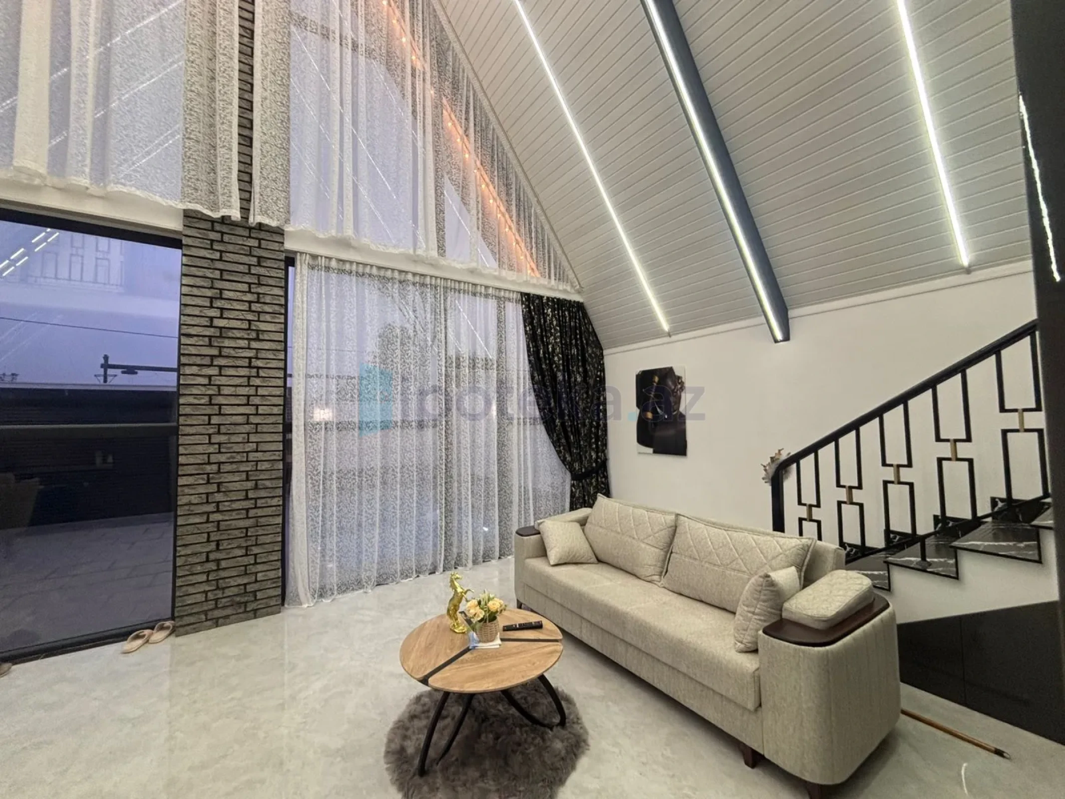 Satılır 4 otaqlı mənzil 110 m²