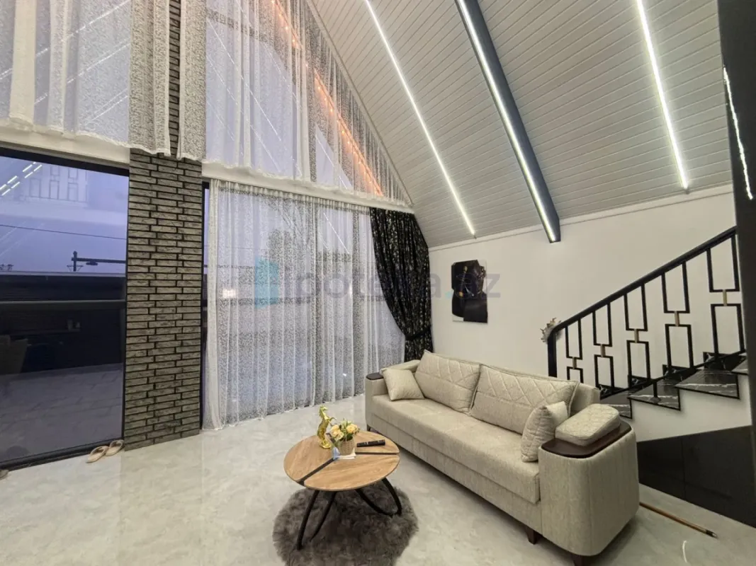 Satılır 4 otaqlı mənzil 110 m²