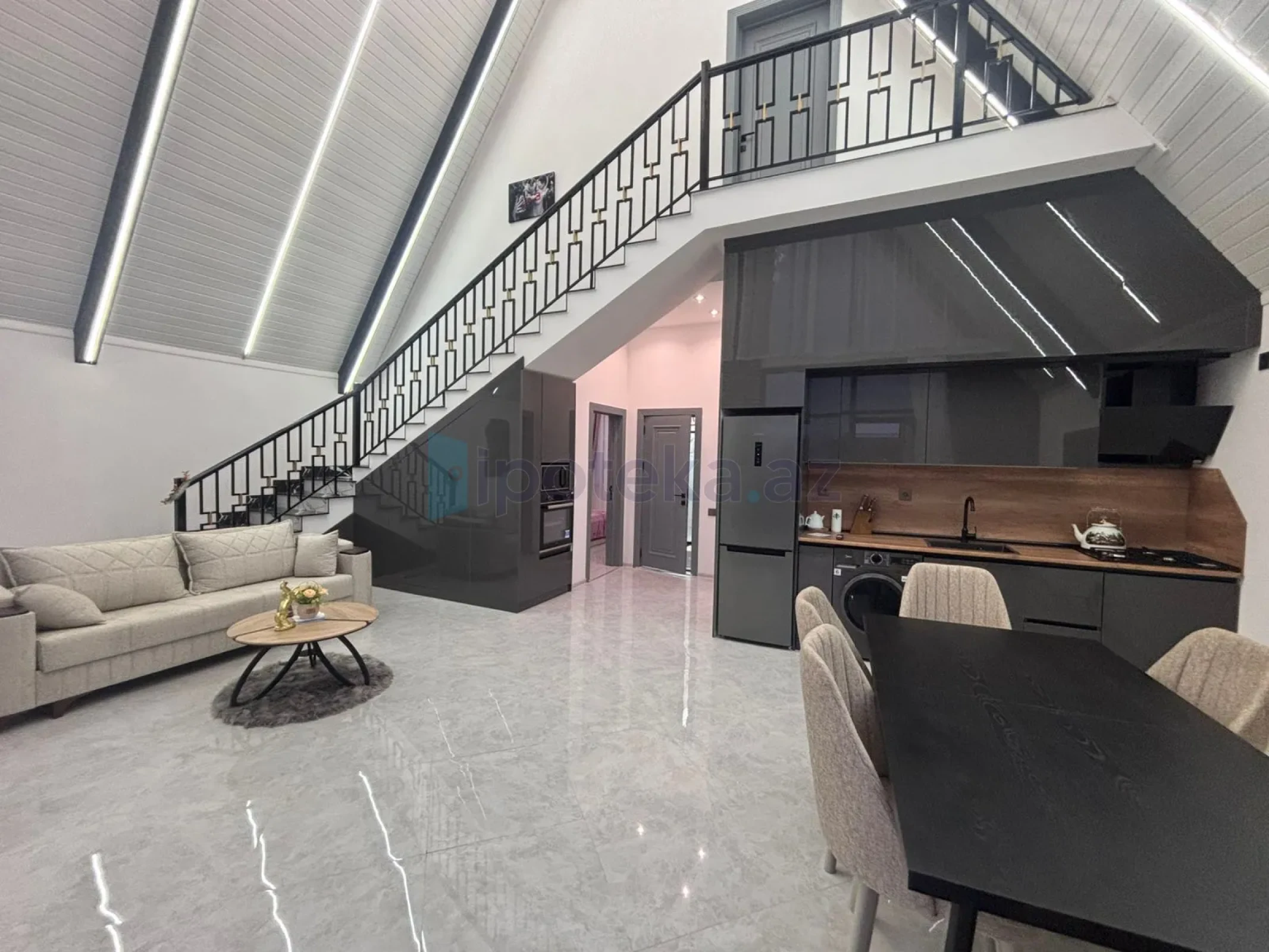 Satılır 4 otaqlı mənzil 110 m²