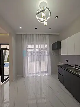 Satılır 4 otaqlı mənzil 150 m²