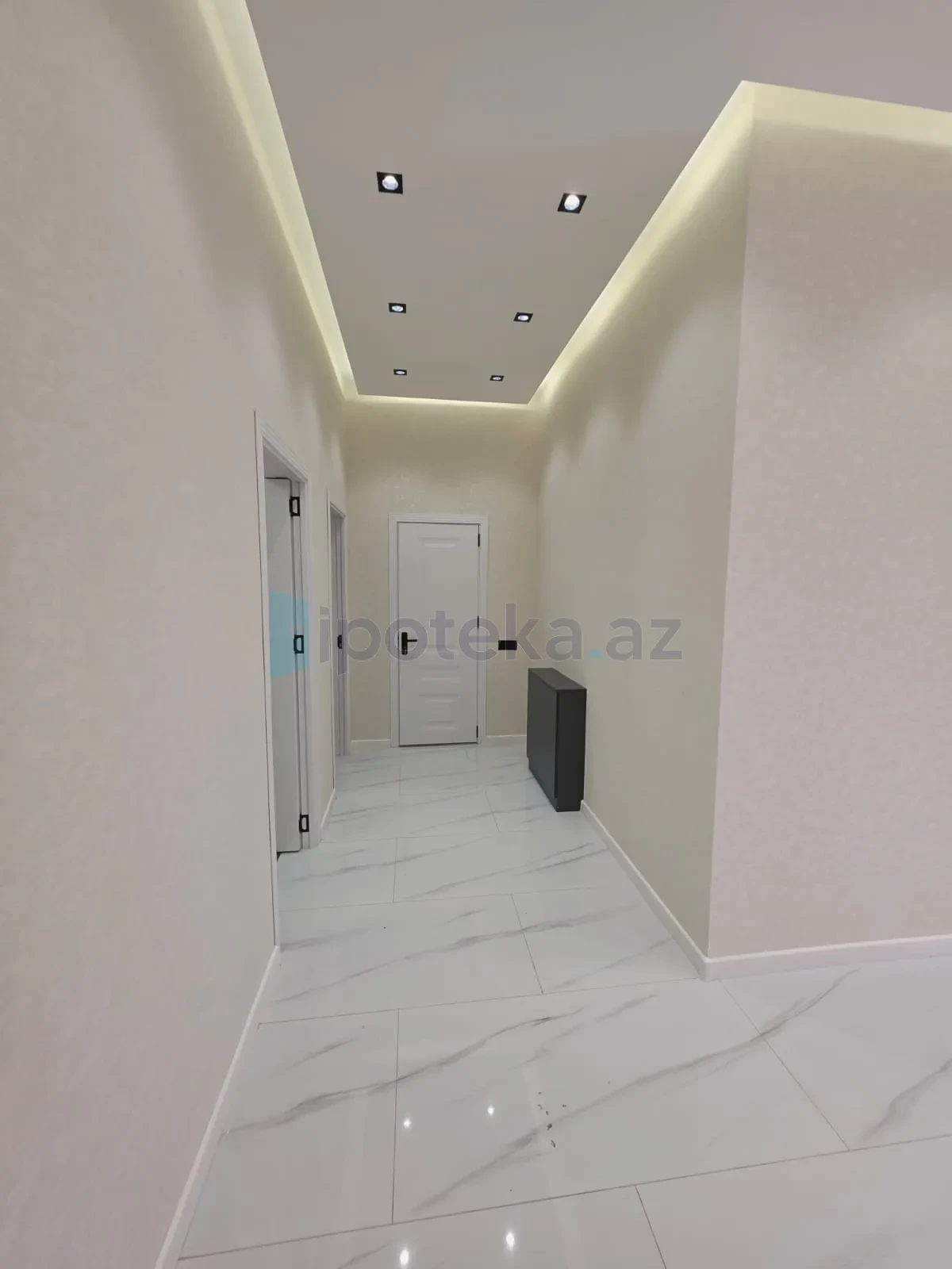 Satılır 4 otaqlı mənzil 150 m²