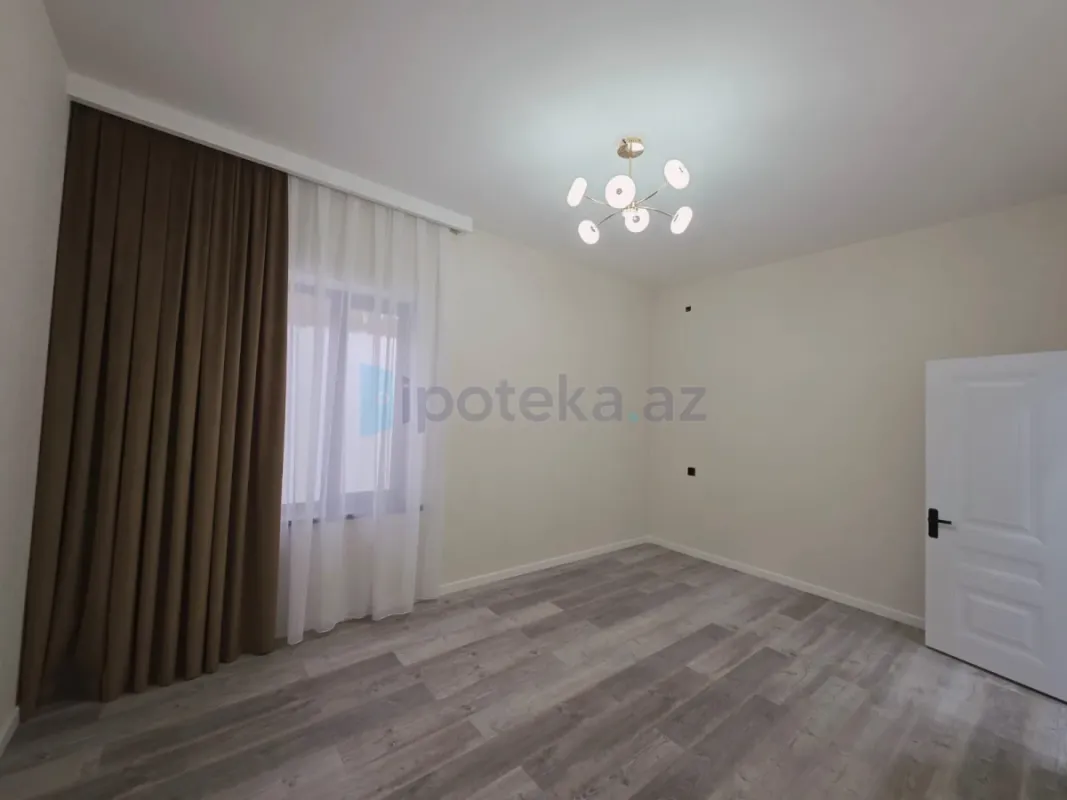 Satılır 4 otaqlı mənzil 150 m²