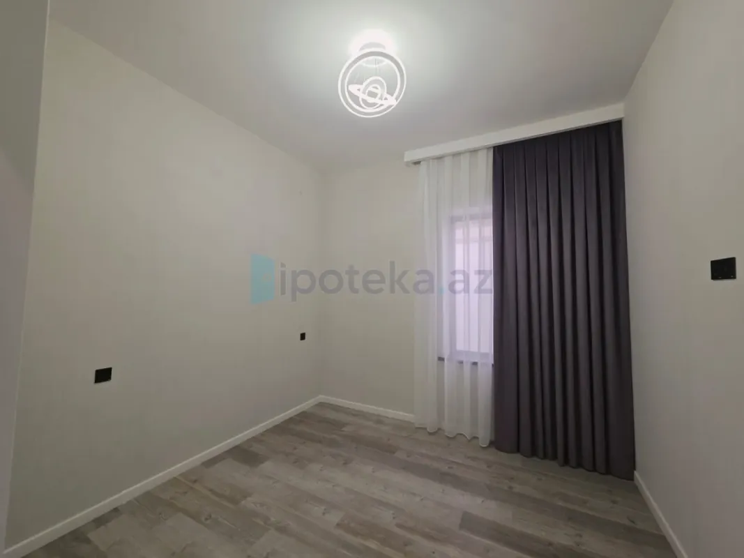 Satılır 4 otaqlı mənzil 150 m²