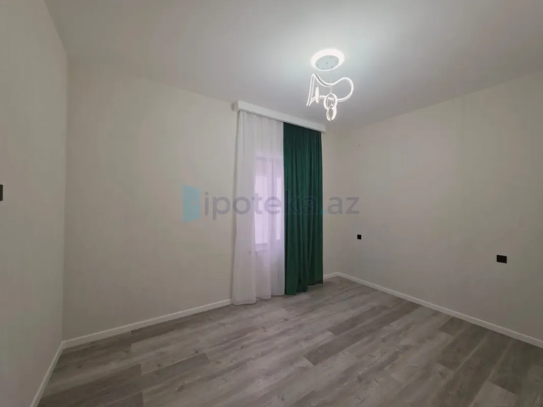 Satılır 4 otaqlı mənzil 150 m²