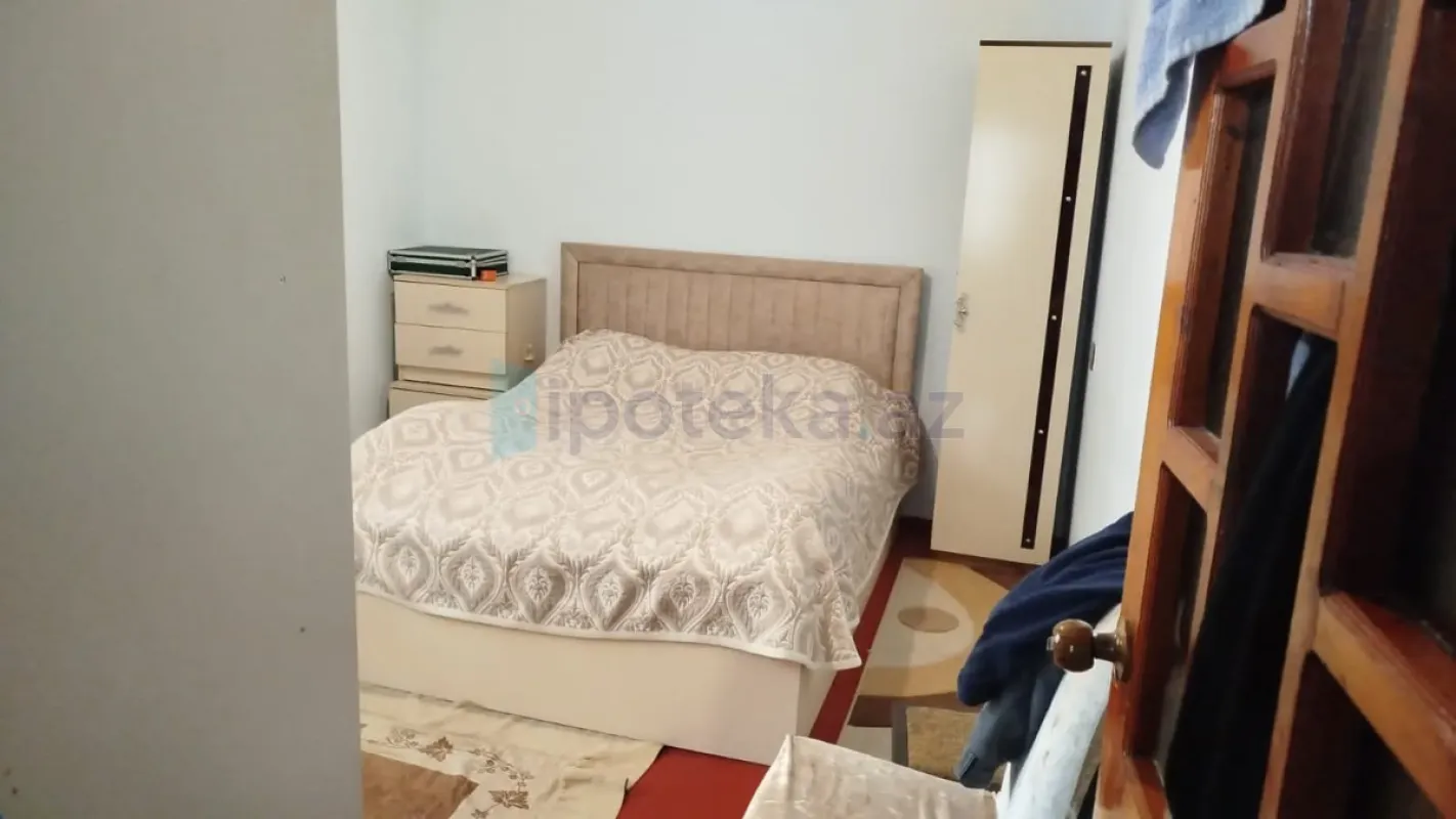 Satılır 2 otaqlı köhnə tikili 65 m²