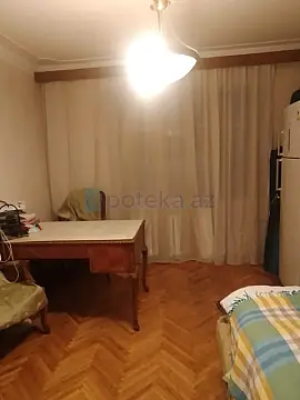 Satılır 3 otaqlı köhnə tikili 80 m²