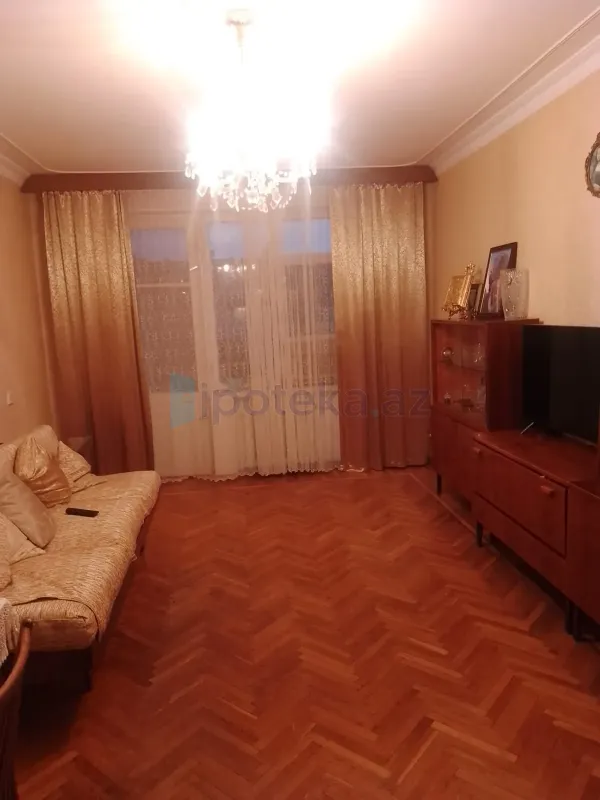 Satılır 3 otaqlı köhnə tikili 80 m²