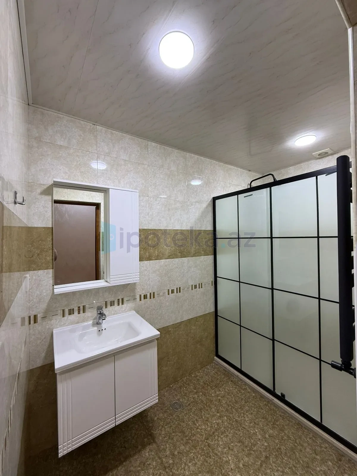 Satılır 2 otaqlı yeni tikili 75 m²