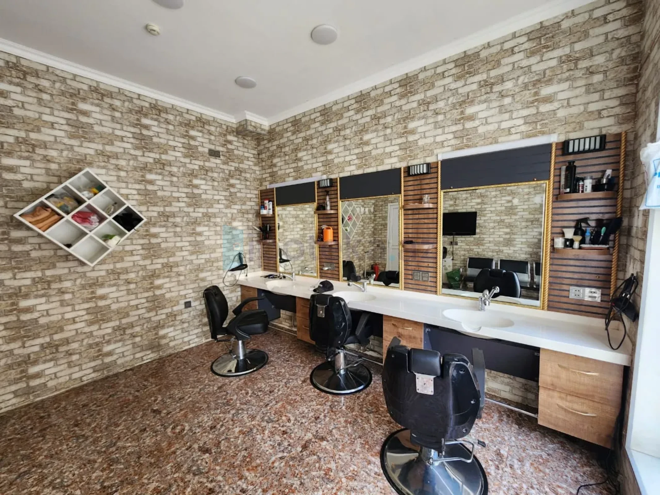 Satılır 1 otaqlı obyekt 20 m²