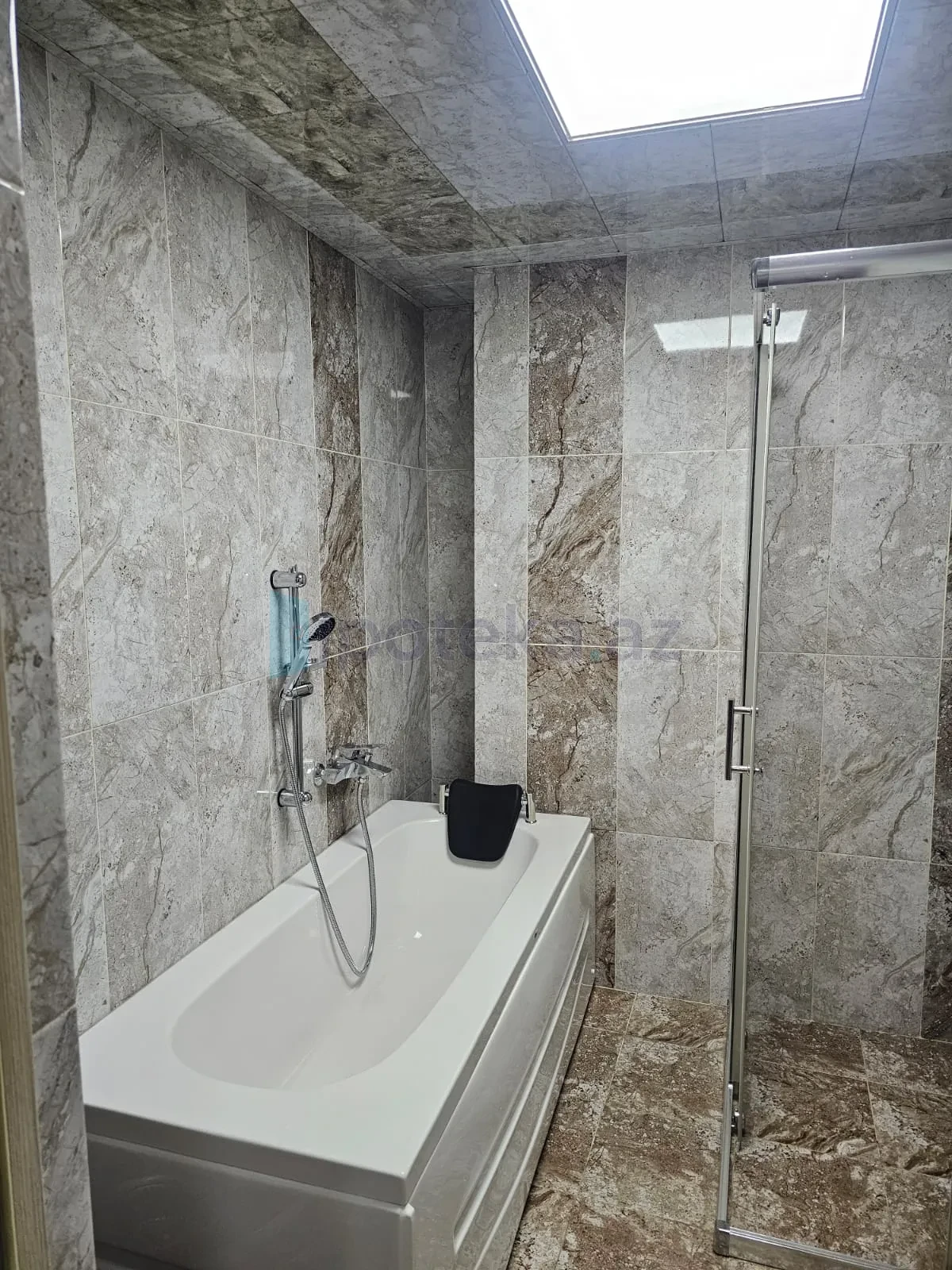 Satılır 3 otaqlı yeni tikili 105 m²