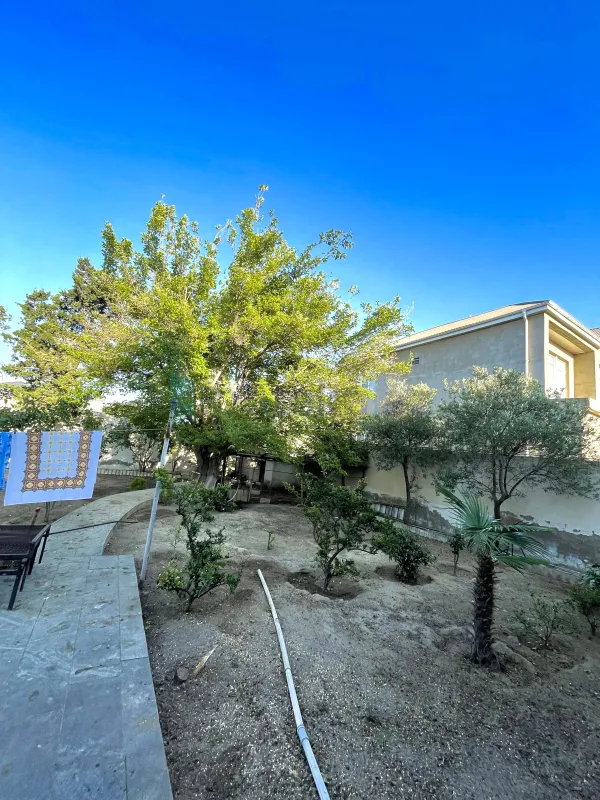 Satılır 6 otaqlı həyət evi 170 m²