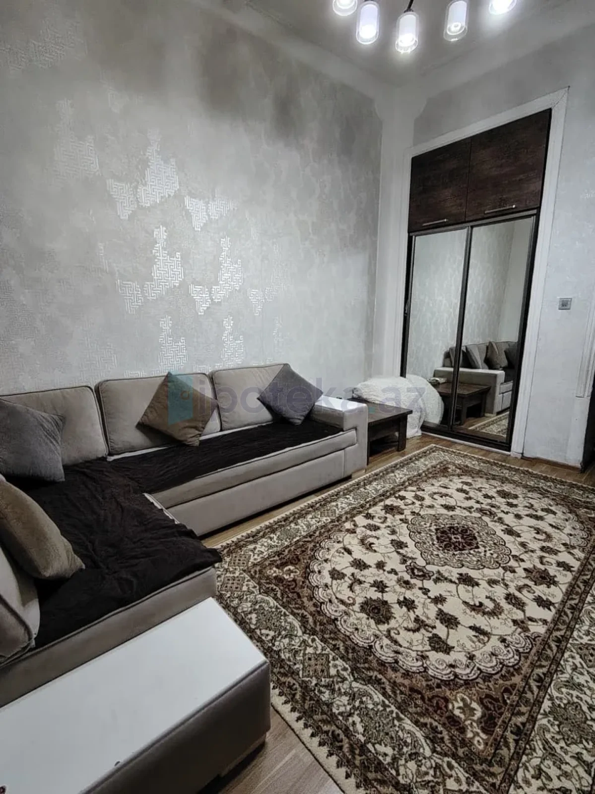 Satılır 1 otaqlı köhnə tikili 36 m²