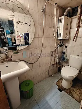 Satılır 1 otaqlı köhnə tikili 36 m²