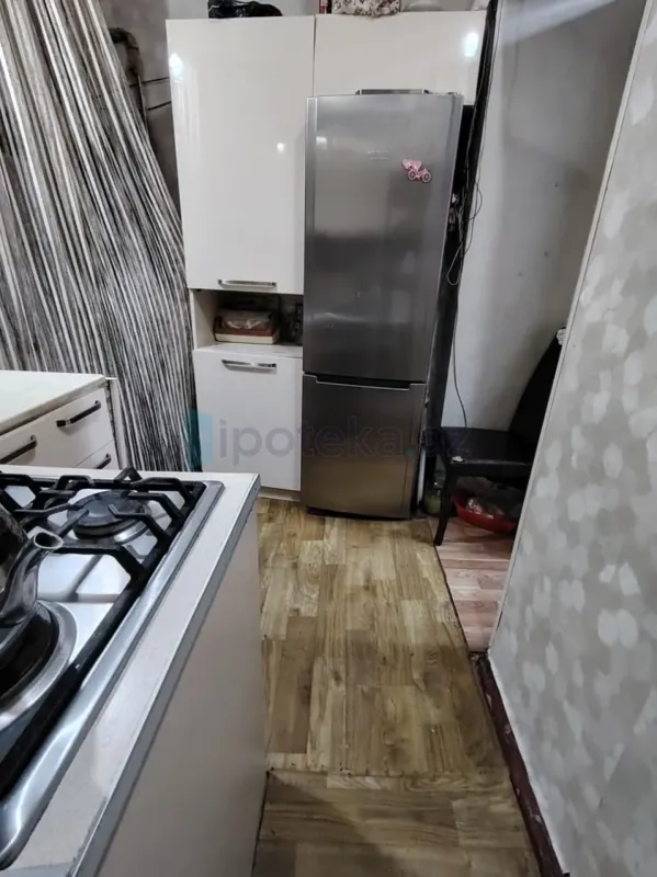 Satılır 1 otaqlı köhnə tikili 36 m²