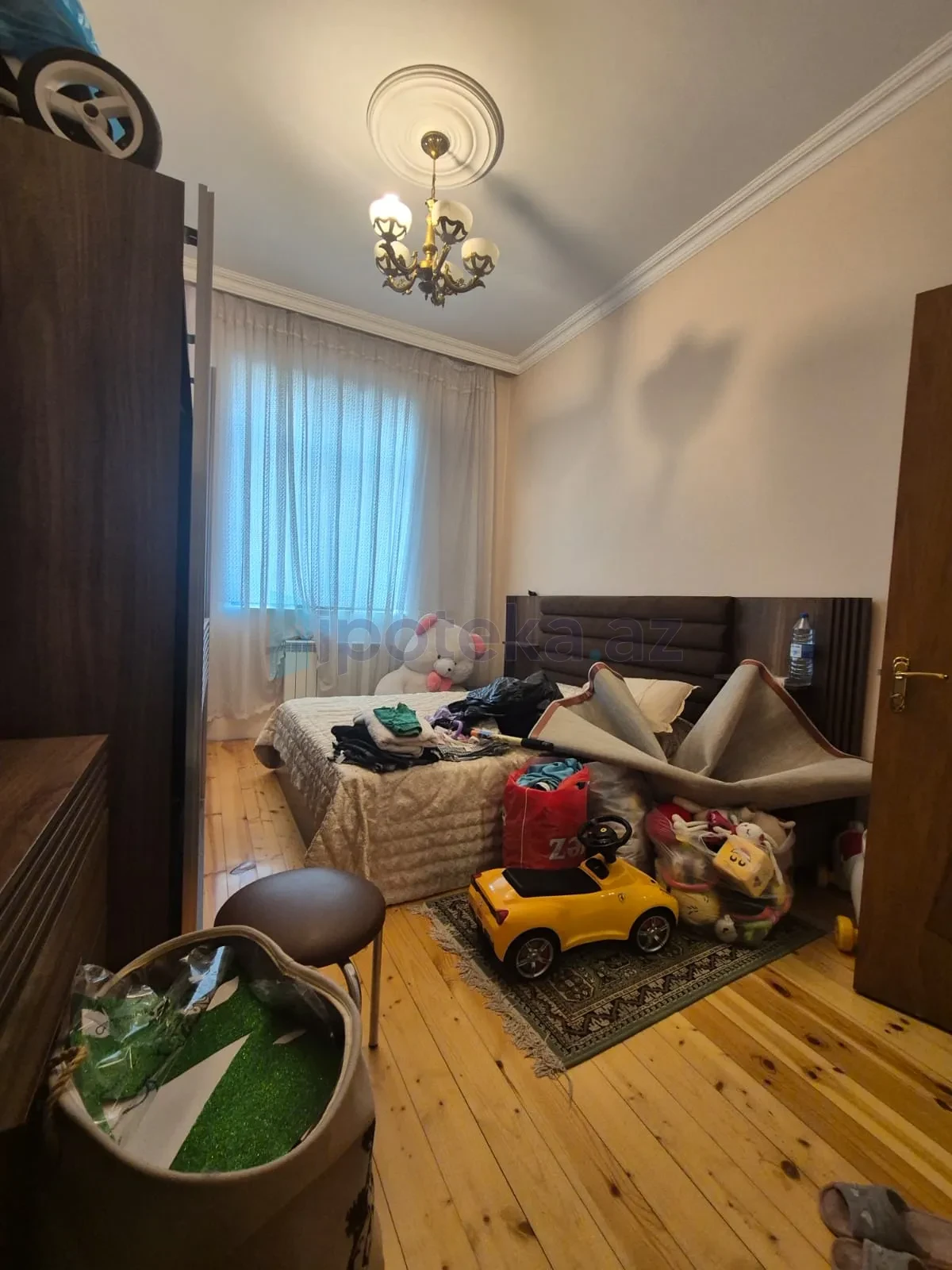 Satılır 5 otaqlı həyət evi 180 m²