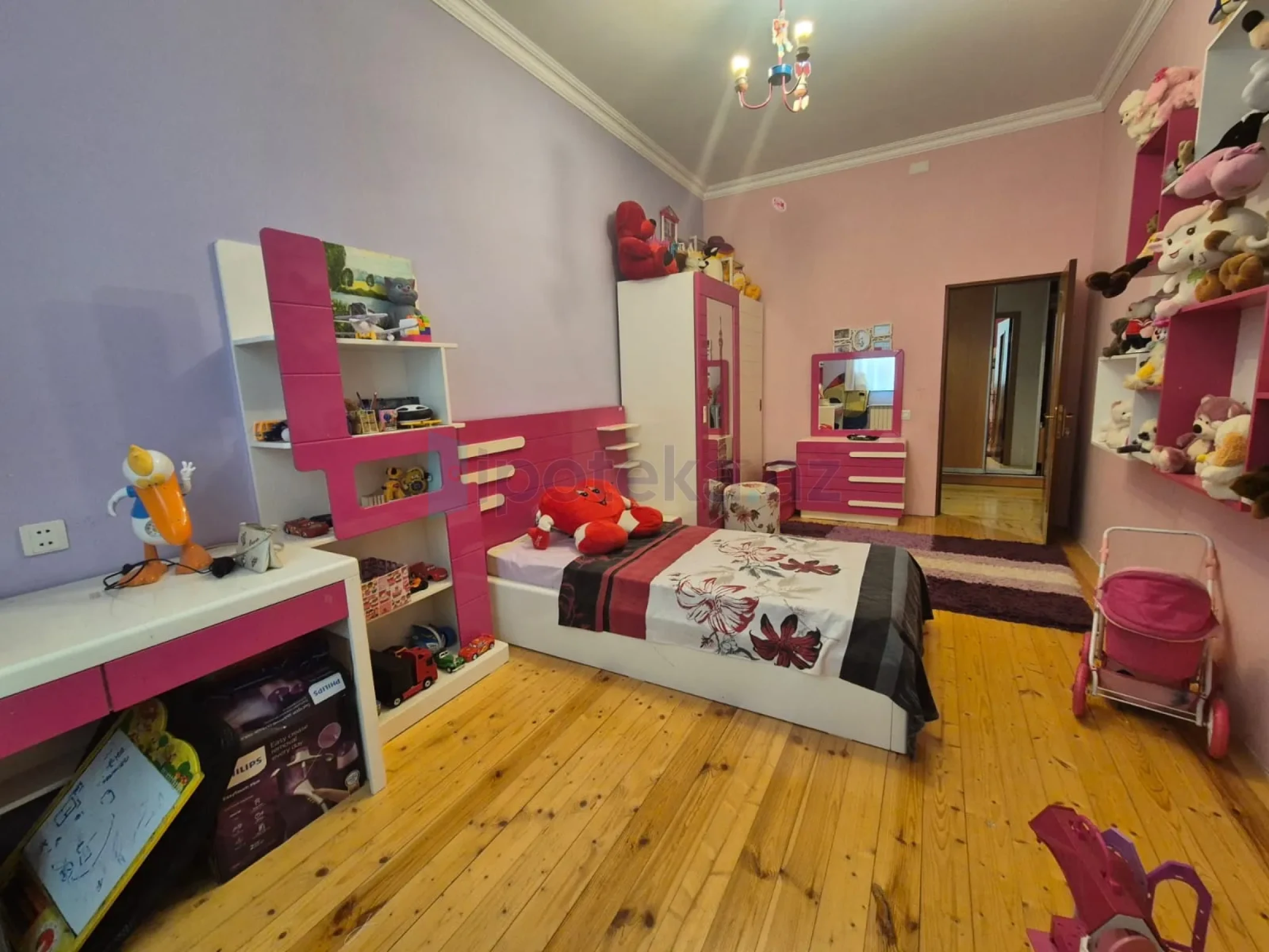 Satılır 5 otaqlı həyət evi 180 m²