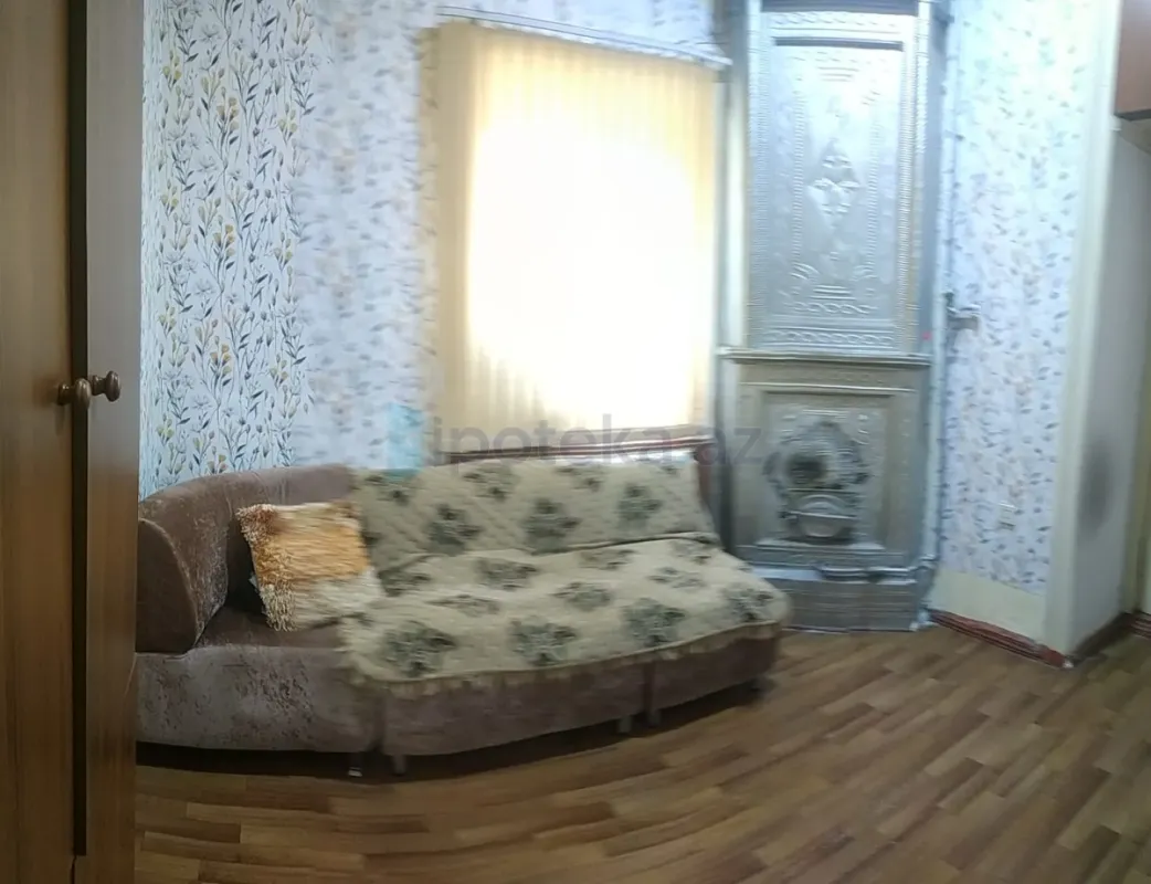 Satılır 3 otaqlı köhnə tikili 70 m²