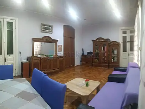 Satılır 3 otaqlı köhnə tikili 70 m²