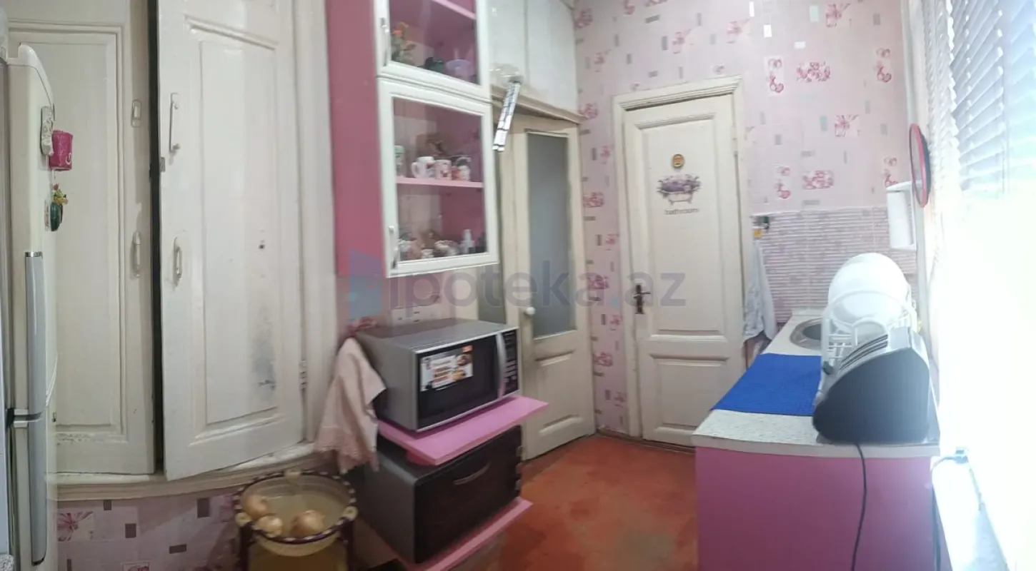 Satılır 3 otaqlı köhnə tikili 70 m²