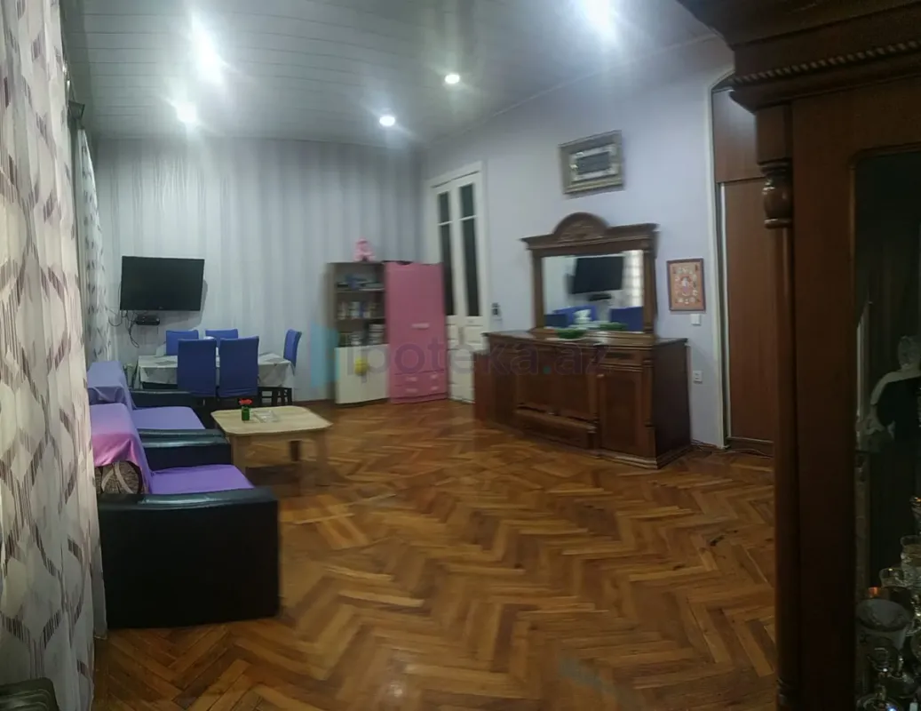 Satılır 3 otaqlı köhnə tikili 70 m²