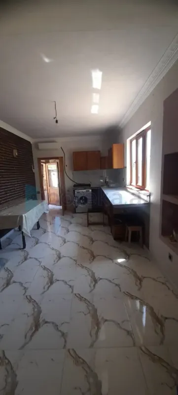 Satılır 4 otaqlı həyət evi 200 m²