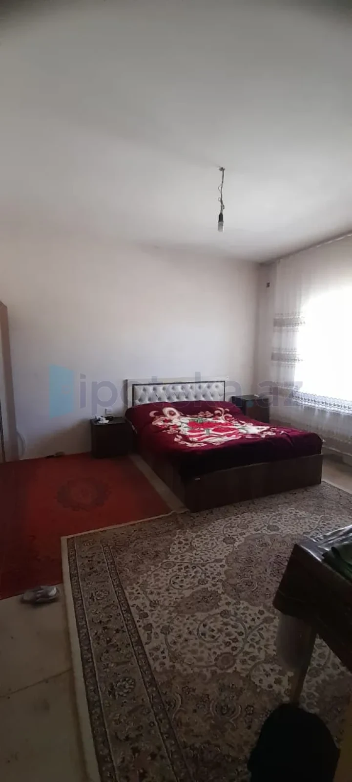 Satılır 4 otaqlı həyət evi 200 m²