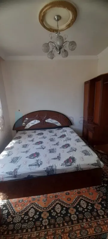 Satılır 4 otaqlı həyət evi 200 m²