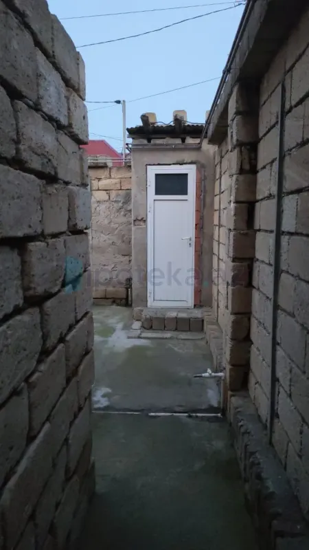 Satılır 4 otaqlı həyət evi 200 m²