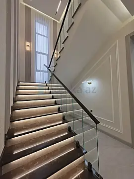 Satılır 5 otaqlı mənzil 200 m²