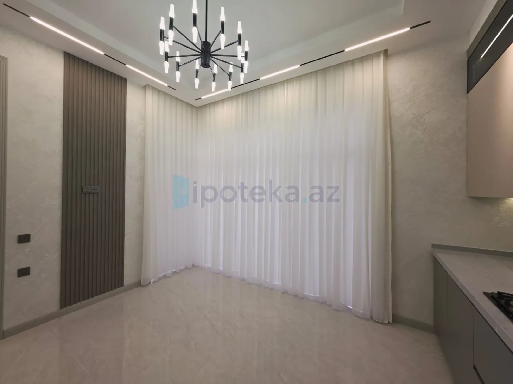 Satılır 5 otaqlı mənzil 200 m²