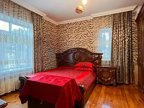 Satılır 4 otaqlı həyət evi 135 m²