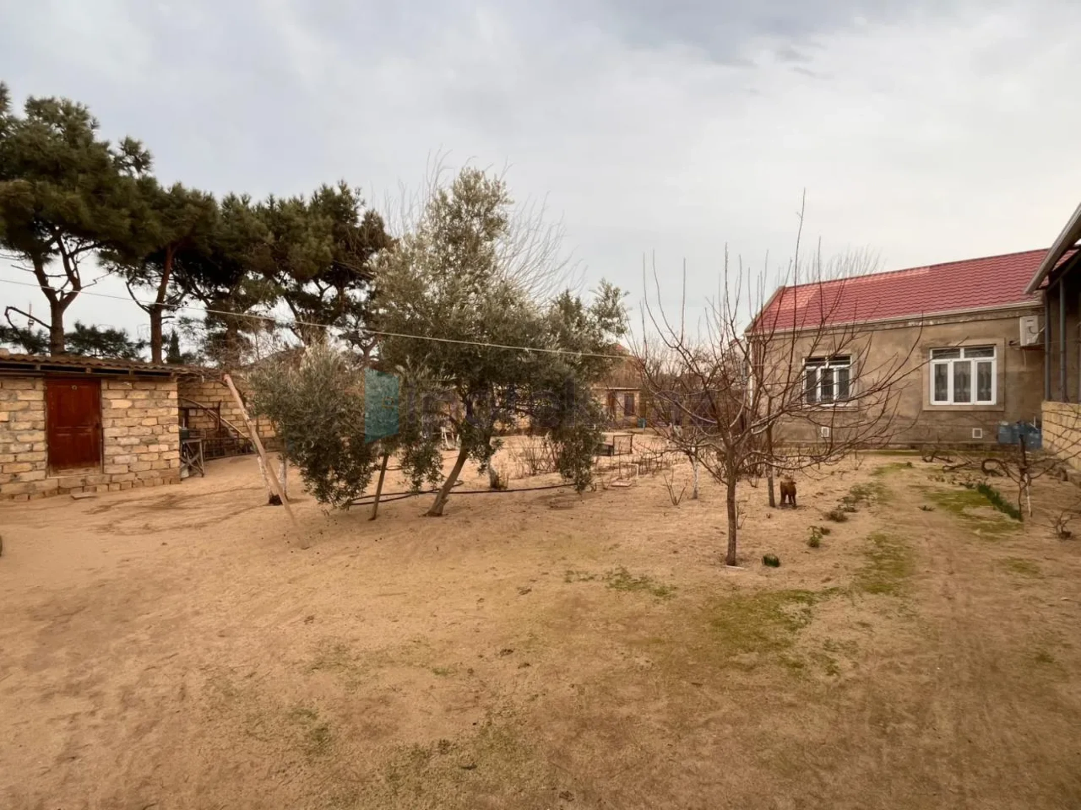 Satılır 4 otaqlı həyət evi 135 m²