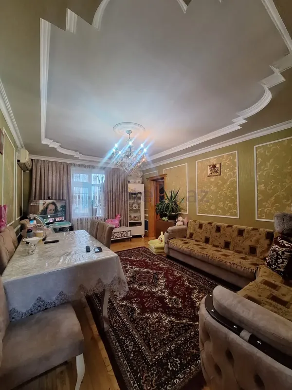 Satılır 3 otaqlı köhnə tikili 70 m²