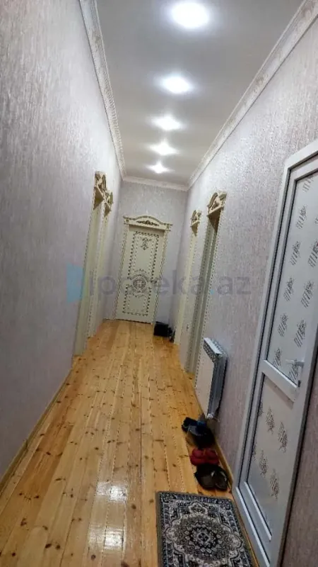 Satılır 8 otaqlı həyət evi 225 m²