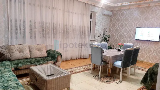 Satılır 8 otaqlı həyət evi 225 m²