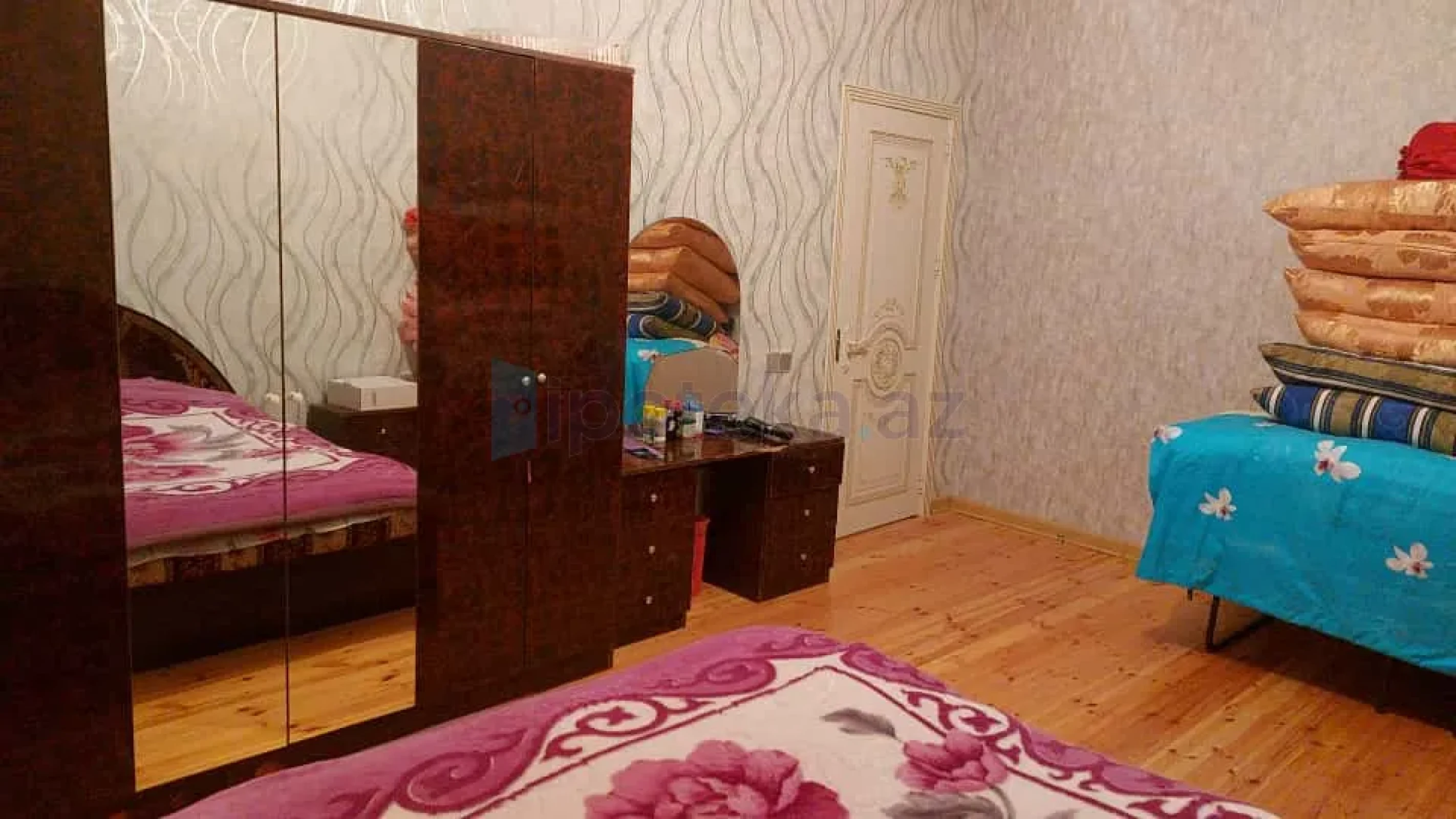 Satılır 8 otaqlı həyət evi 225 m²