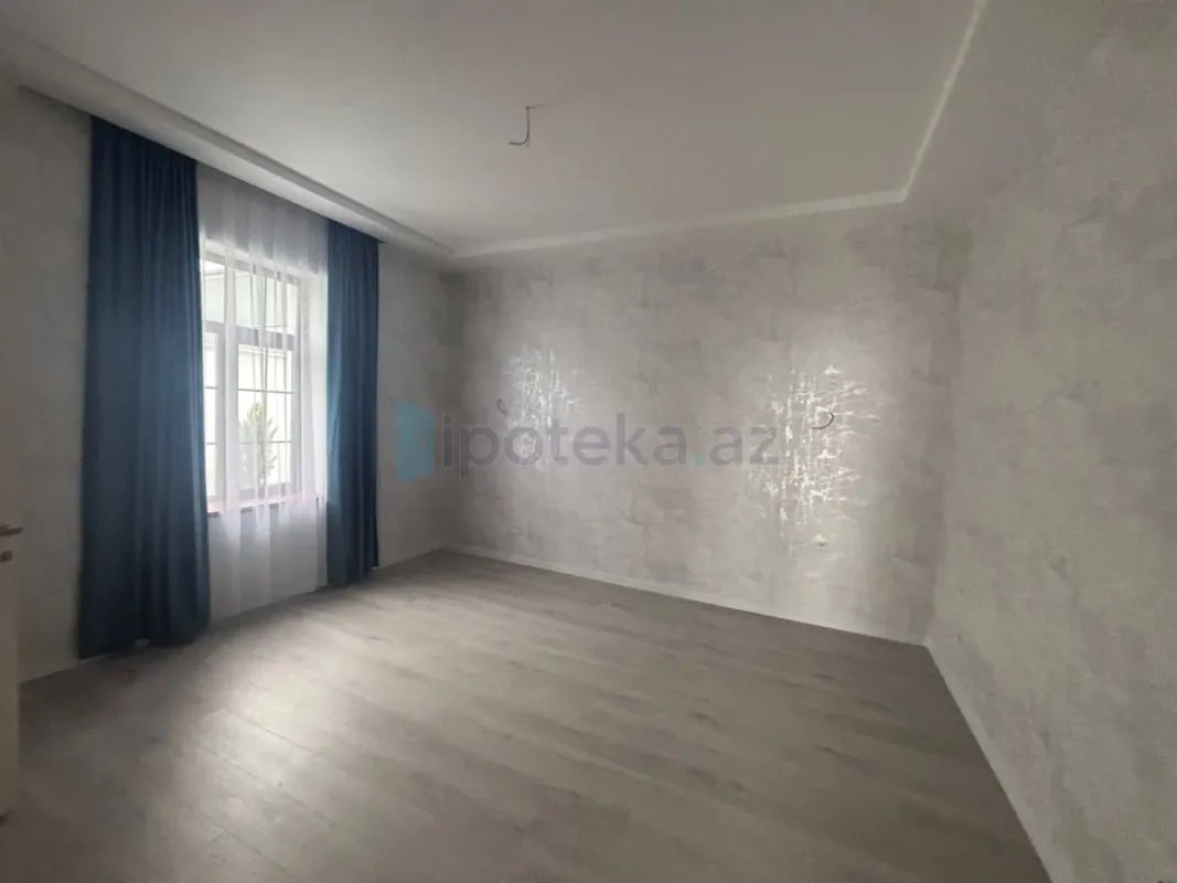 Satılır 3 otaqlı mənzil 130 m²