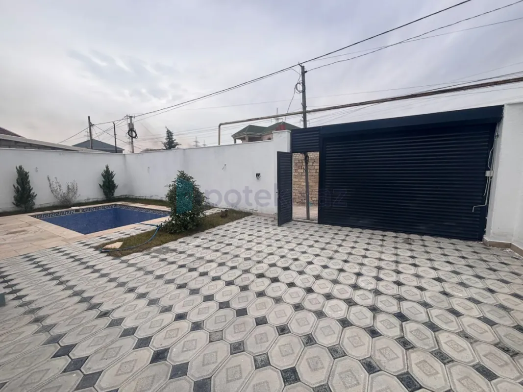 Satılır 3 otaqlı mənzil 130 m²
