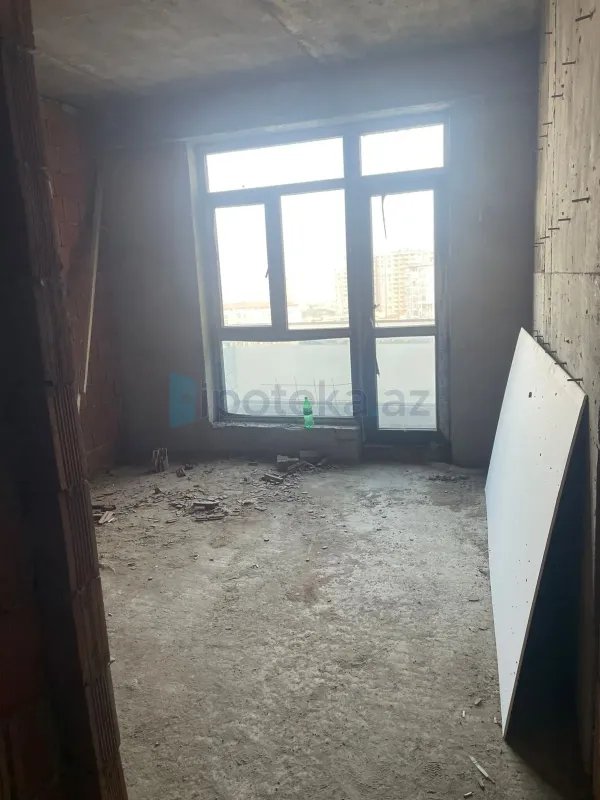 Satılır 3 otaqlı köhnə tikili 100 m²
