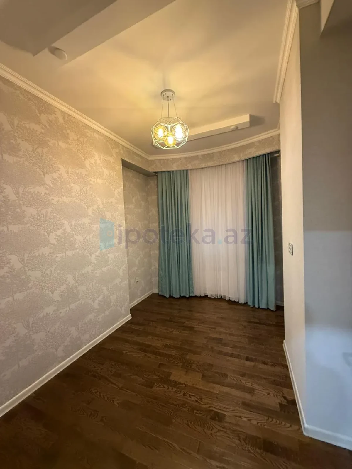Satılır 3 otaqlı yeni tikili 120 m²